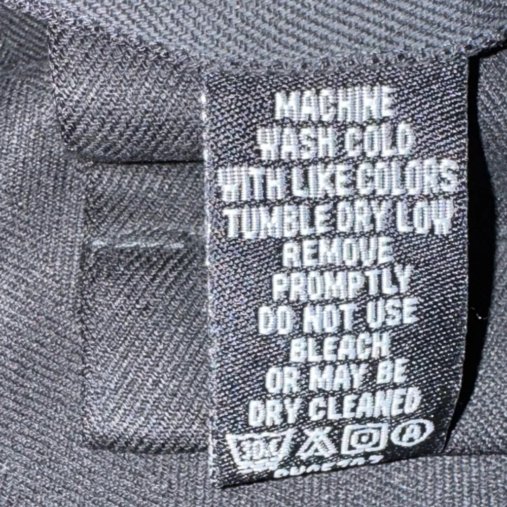 Izod Short-Sleeve, Button-Down Silk Camp Shirt in Black - Picture 6 of 6